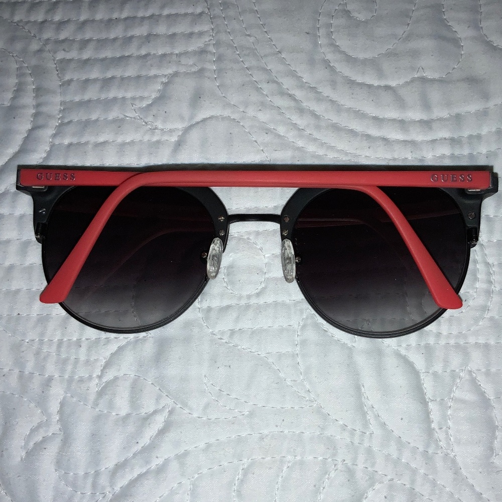 GUESS sunglasses - Picture 4 of 4